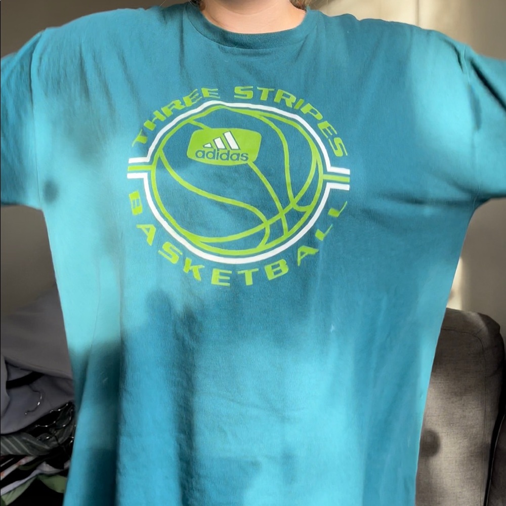 ADIDAS TSHIRT